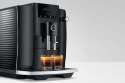 JURA E4 Piano Black (EA) Met €54 Gratis Koffie én 2+1 Jaar Extra Garantie -Koffie Winkel jura e4 koffiemachine espreesso