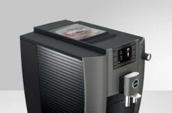 JURA E6 Dark Inox (EC) Met €54 Gratis Koffie én 2+1 Jaar Extra Garantie -Koffie Winkel jura e6 ec koffiemachine zijkant c20bab68 7bee 4ecd a825 36f9f4c76002