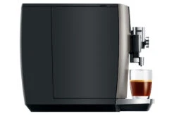 JURA J8 Midnight Silver (EA) Met €78 Gratis Koffie én 2+1 Jaar Extra Garantie 27 JURA J8 Midnight Silver (EA) Met €78 Gratis Koffie én 2+1 Jaar Extra Garantie -Koffie Winkel jura j8 koffiemachine zijkant c00f884c 56df 479b a6df b722f3de3d1c